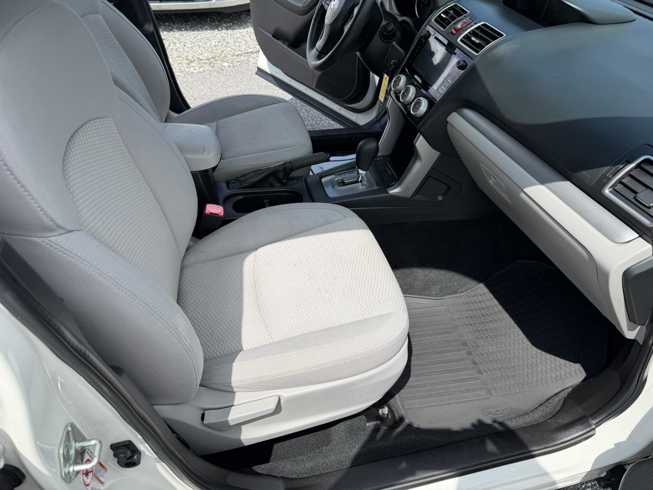 Subaru Forester 2.5i Premium PZEV CVT 2016