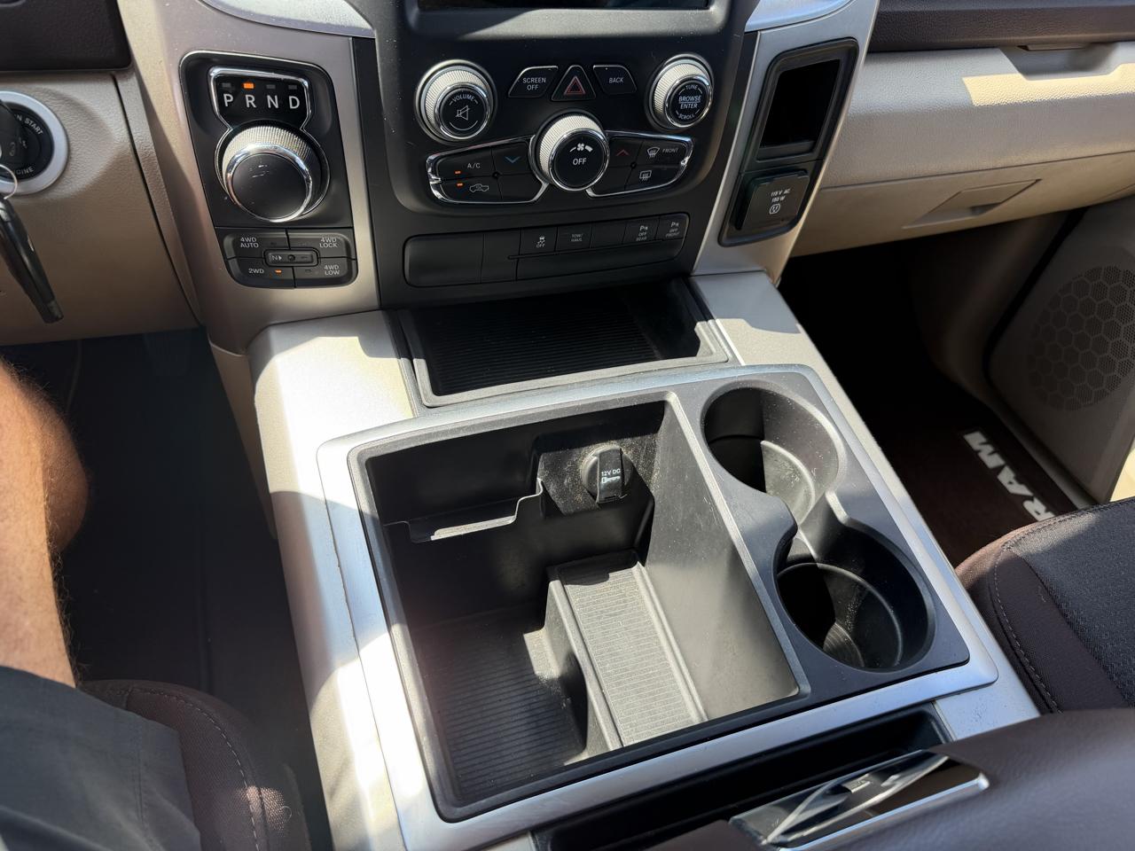 RAM 1500 SLT Crew Cab SWB 4WD 2015