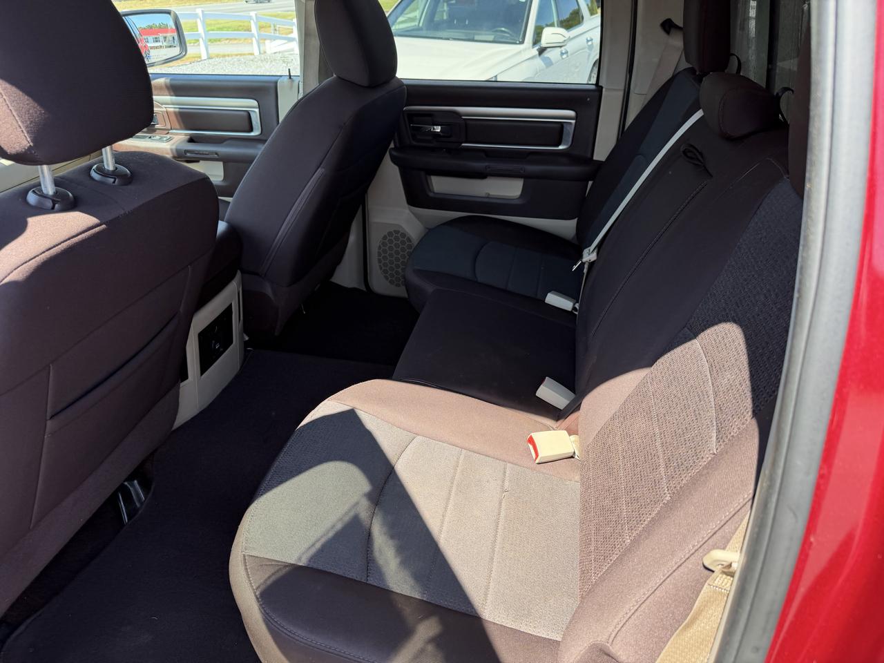 RAM 1500 SLT Crew Cab SWB 4WD 2015