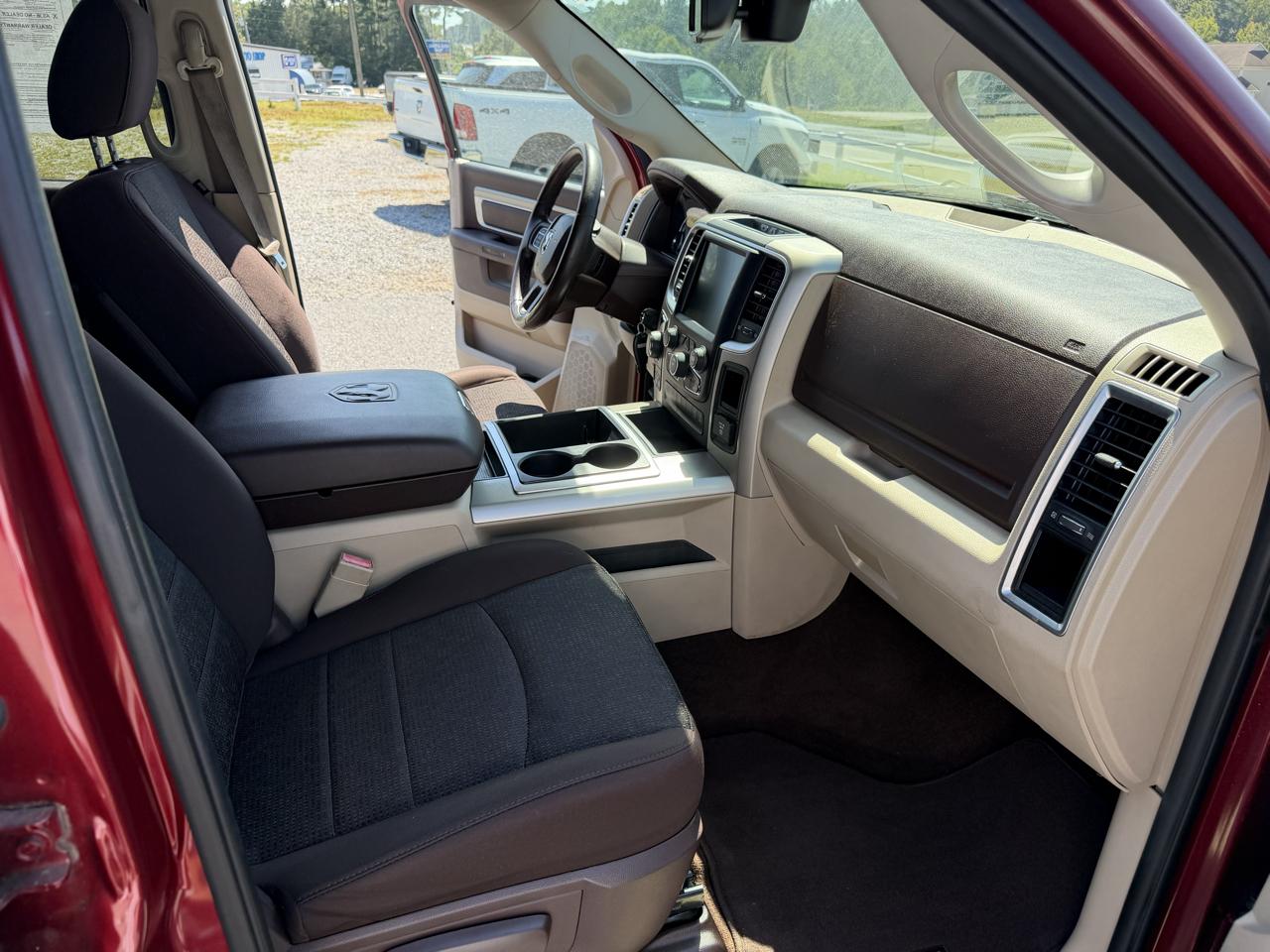 RAM 1500 SLT Crew Cab SWB 4WD 2015