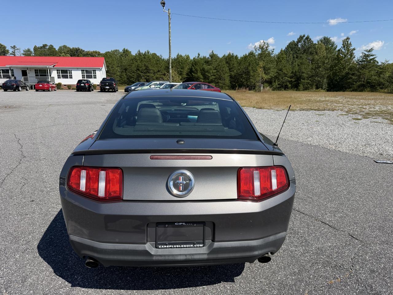 Ford Mustang V6 Coupe 2011