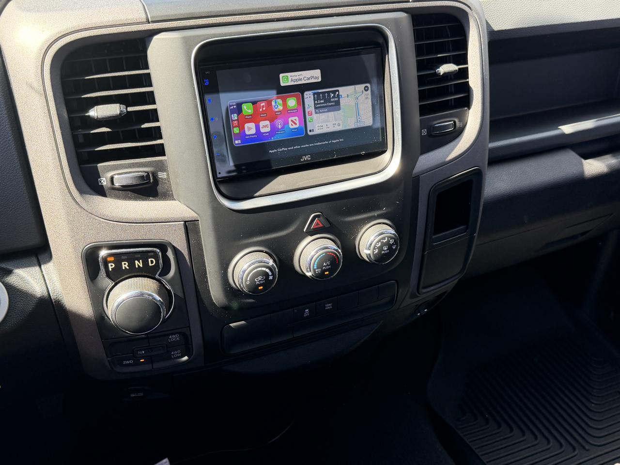RAM 1500 Tradesman Quad Cab 4WD 2016