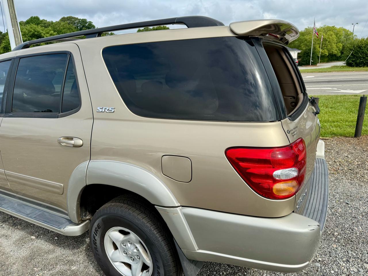 Toyota Sequoia SR5 4WD 2002