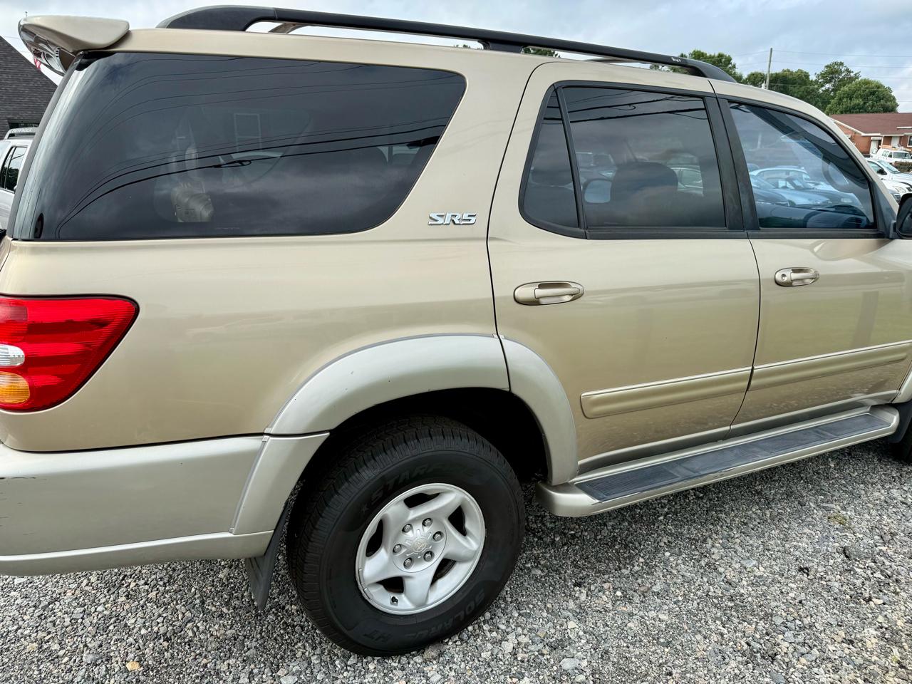 Toyota Sequoia SR5 4WD 2002