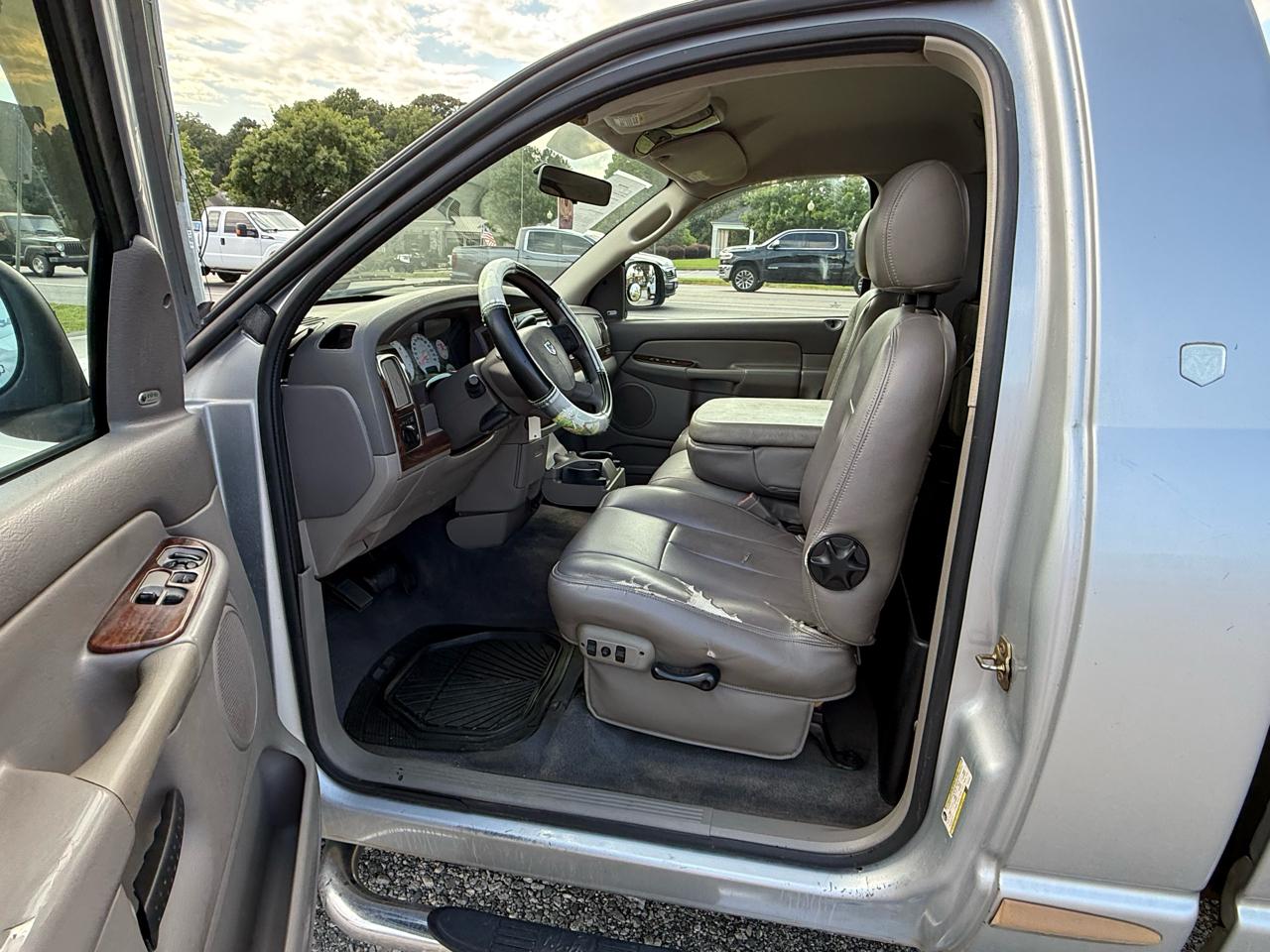 Dodge Ram 1500 ST Long Bed 2WD 2005