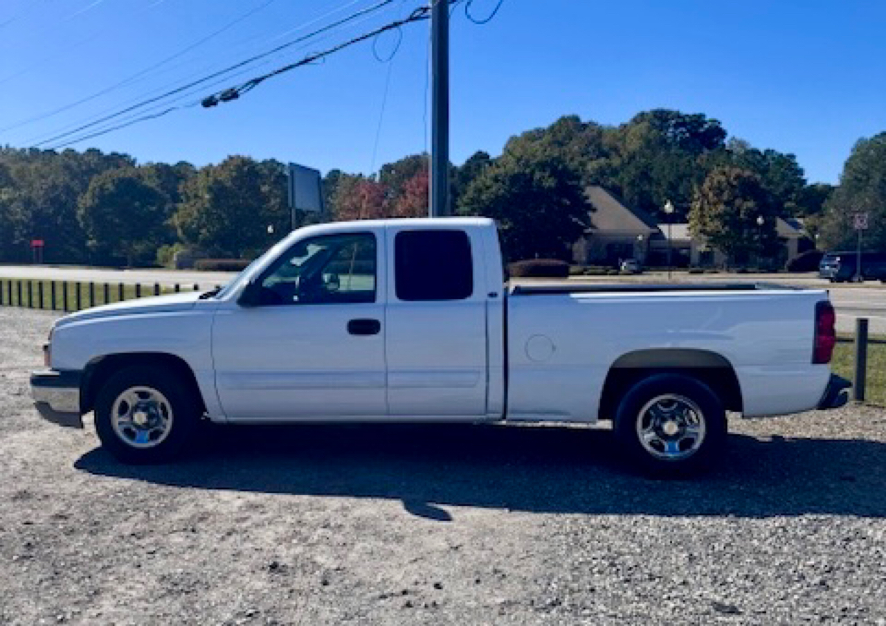 Chevrolet Silverado 1500 Work Truck Ext. Cab Short Bed 2WD 2004 Chevrolet Silverado 1500 Work Truck Ext. Cab Short Bed 2WD 2004