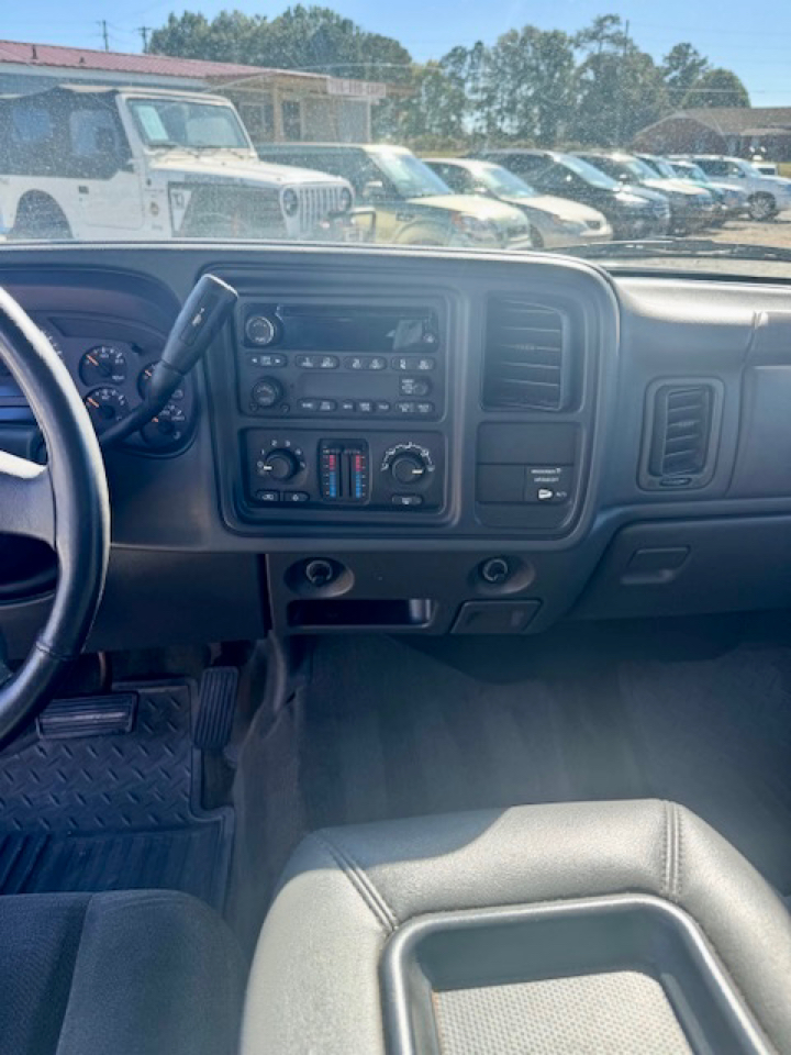 Chevrolet Silverado 1500 Work Truck Ext. Cab Short Bed 2WD 2004 Chevrolet Silverado 1500 Work Truck Ext. Cab Short Bed 2WD 2004