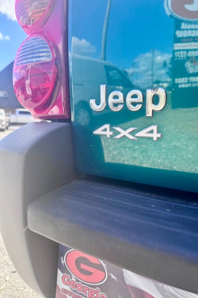 Jeep Liberty Sport 4WD 2004 Jeep Liberty Sport 4WD 2004
