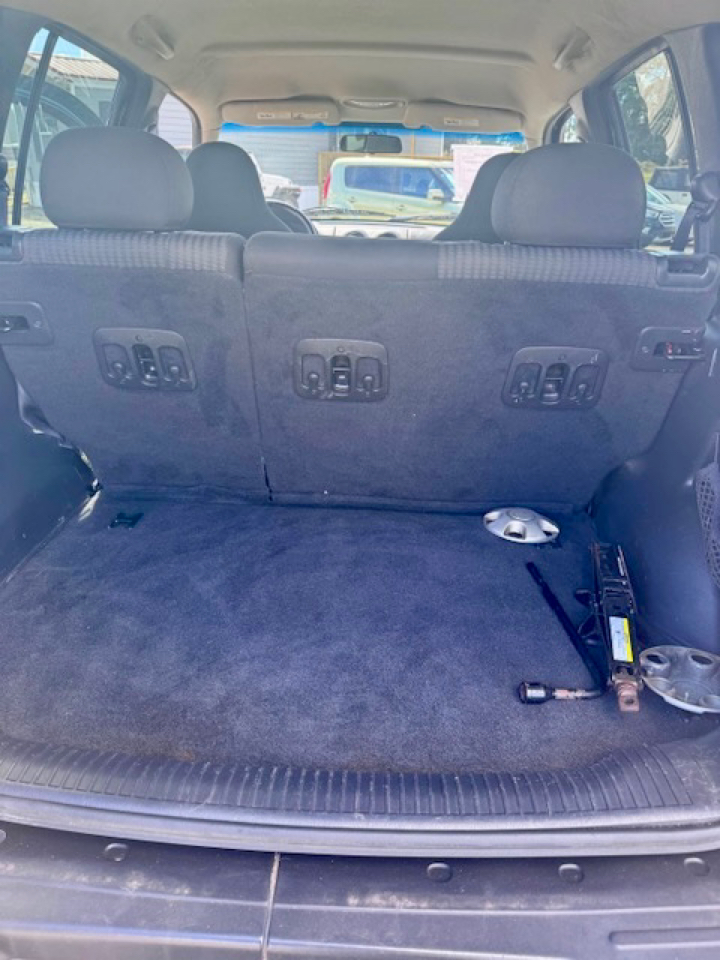 Jeep Liberty Sport 4WD 2004 Jeep Liberty Sport 4WD 2004