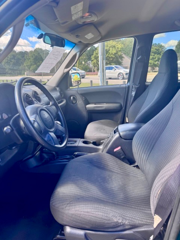 Jeep Liberty Sport 4WD 2004 Jeep Liberty Sport 4WD 2004