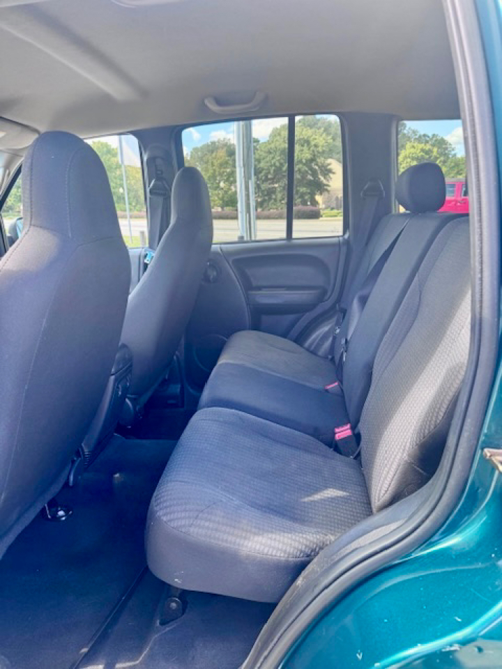 Jeep Liberty Sport 4WD 2004 Jeep Liberty Sport 4WD 2004