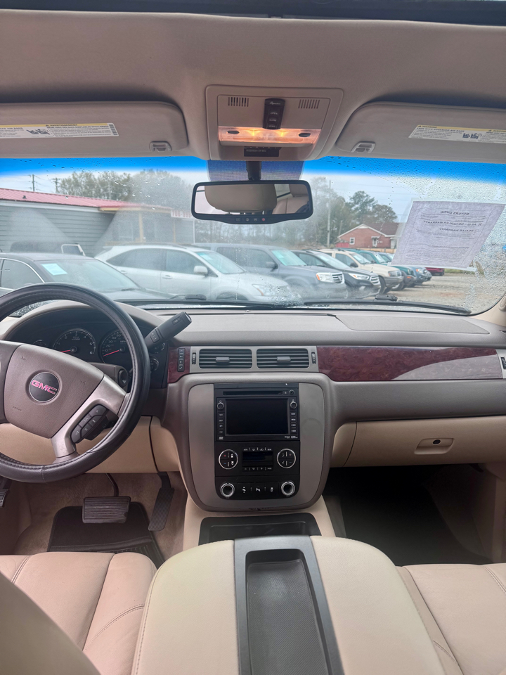 GMC Yukon XL SLT 1/2 Ton 2WD 2014