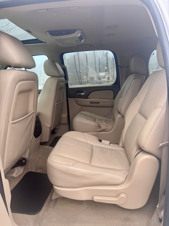 GMC Yukon XL SLT 1/2 Ton 2WD 2014