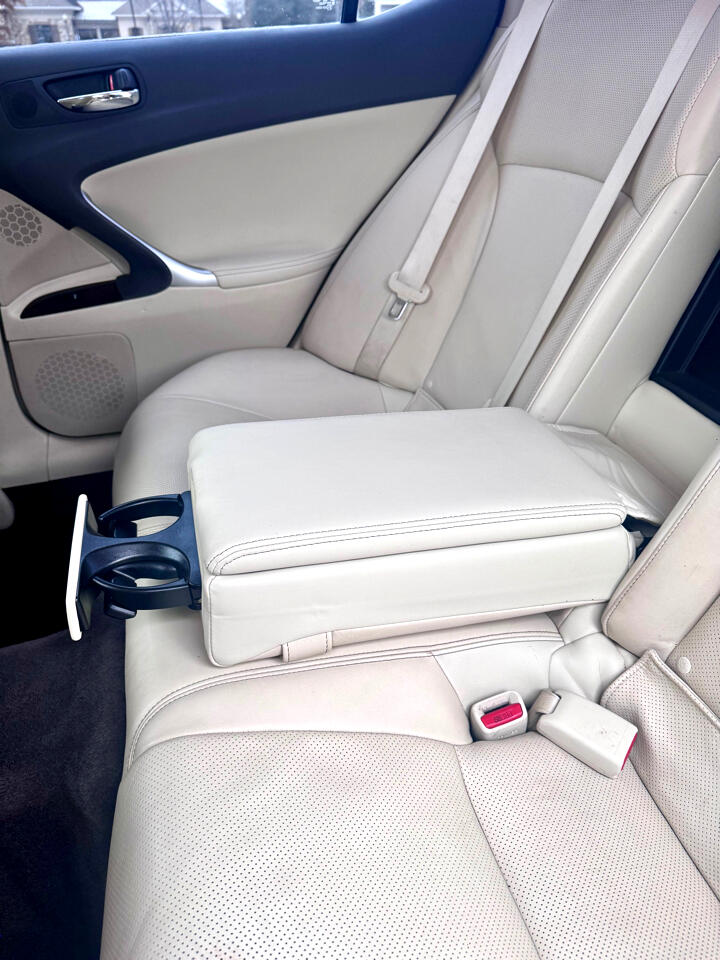 Lexus IS 250 RWD 2012