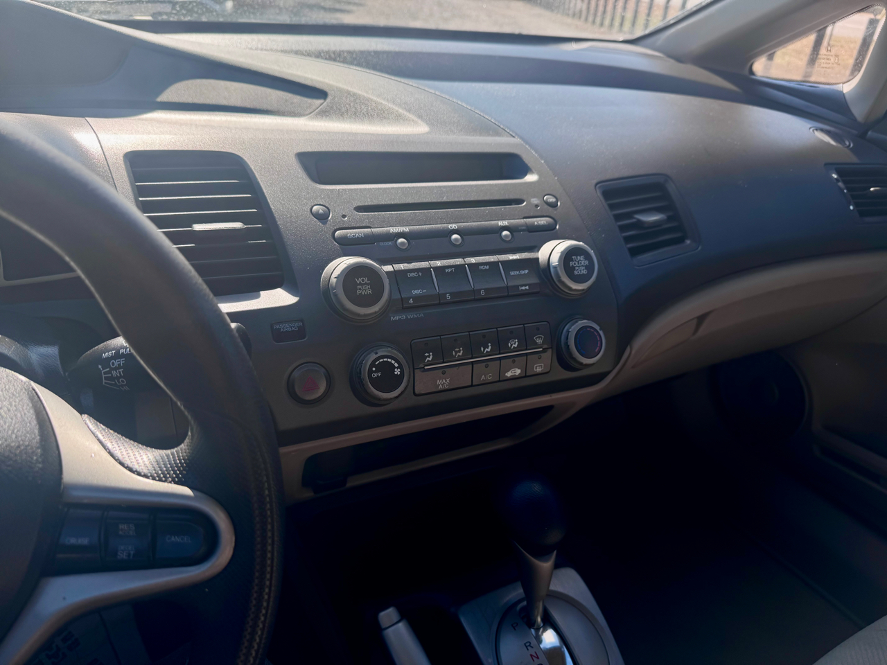 Honda Civic LX Sedan 5-Speed AT 2011