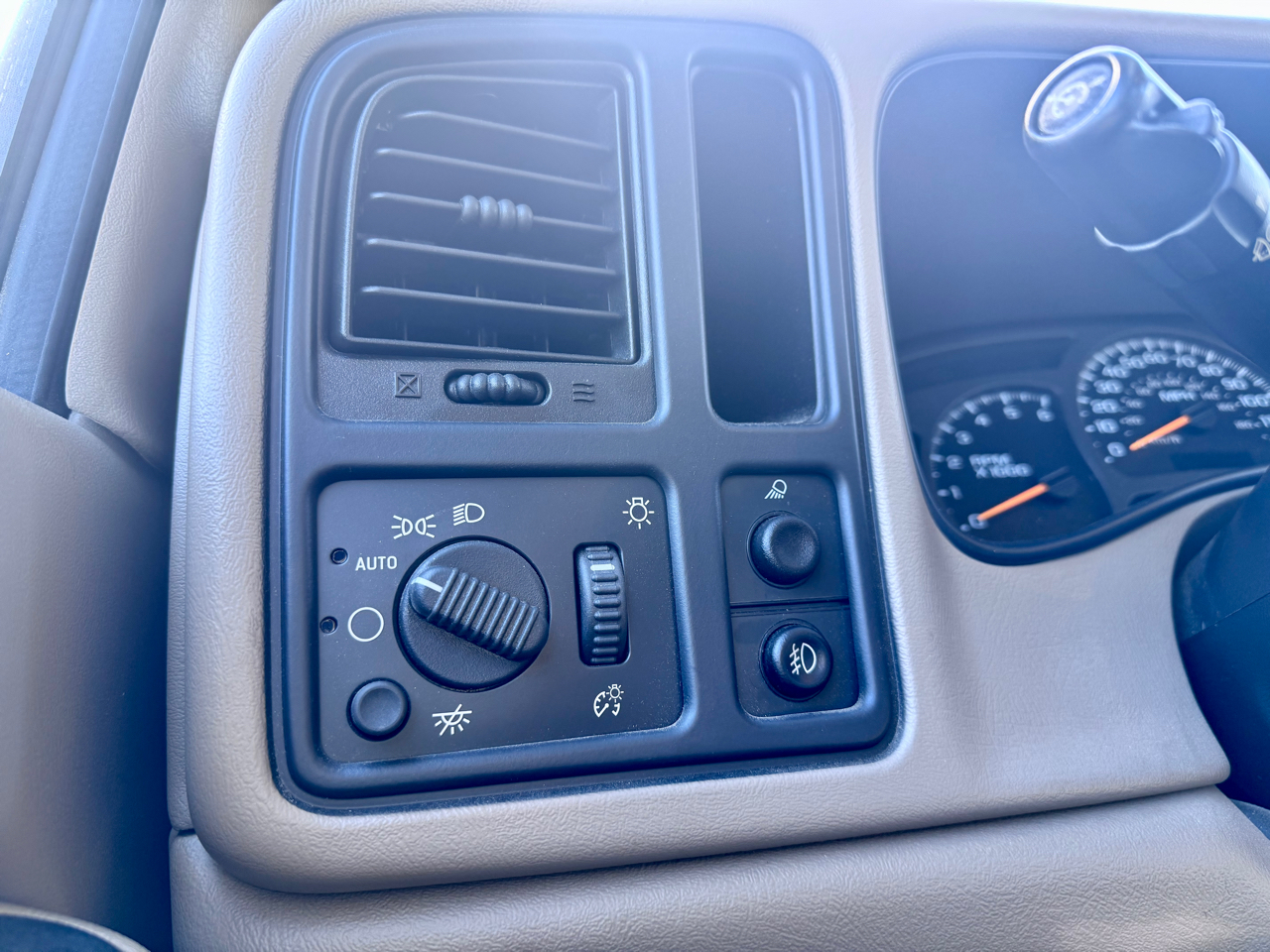 Chevrolet Silverado 1500 1LT Regular Cab 2WD 2003