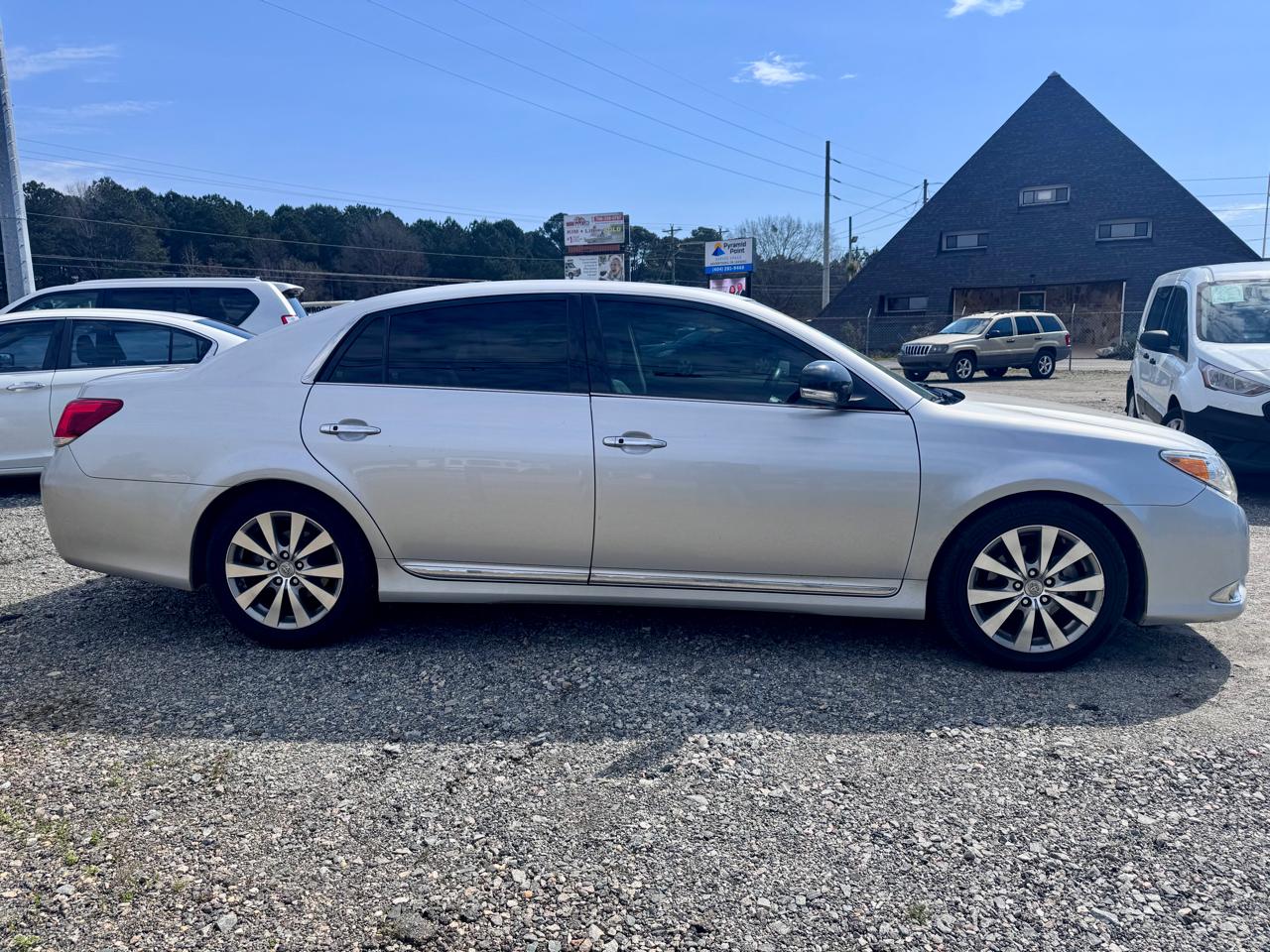 Toyota Avalon Base 2011