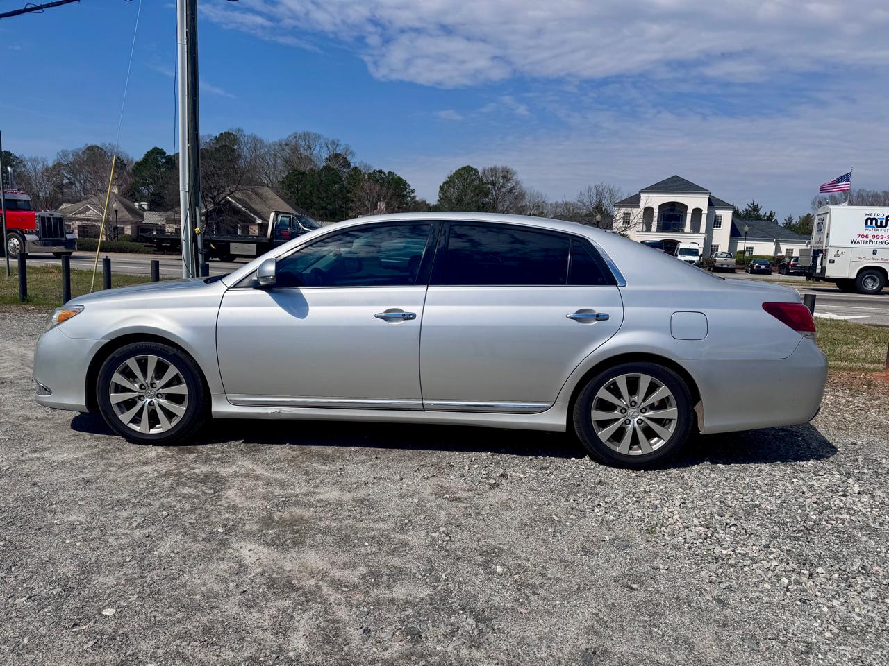 Toyota Avalon Base 2011