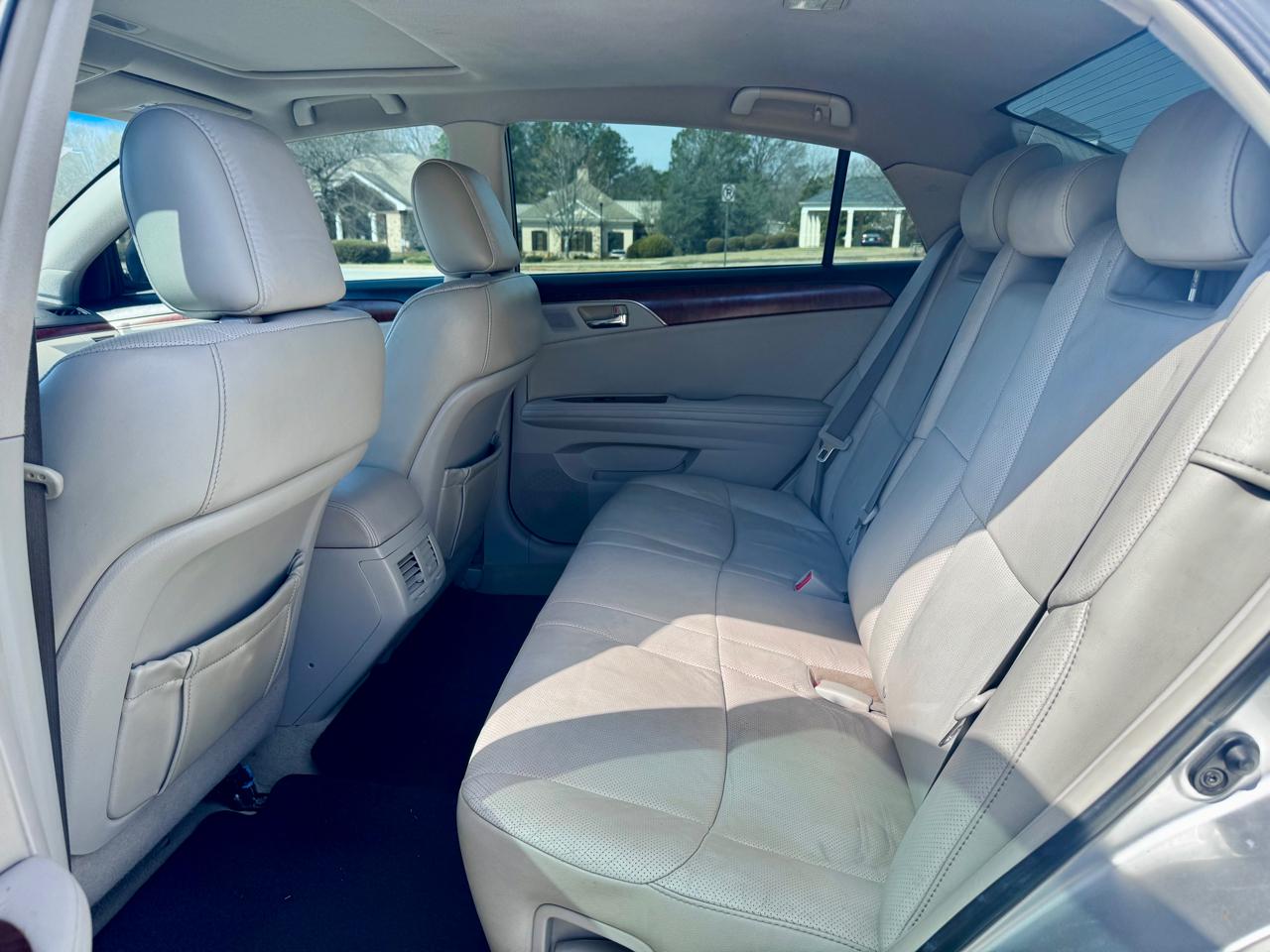 Toyota Avalon Base 2011