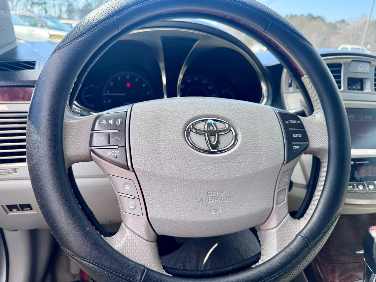 Toyota Avalon Base 2011