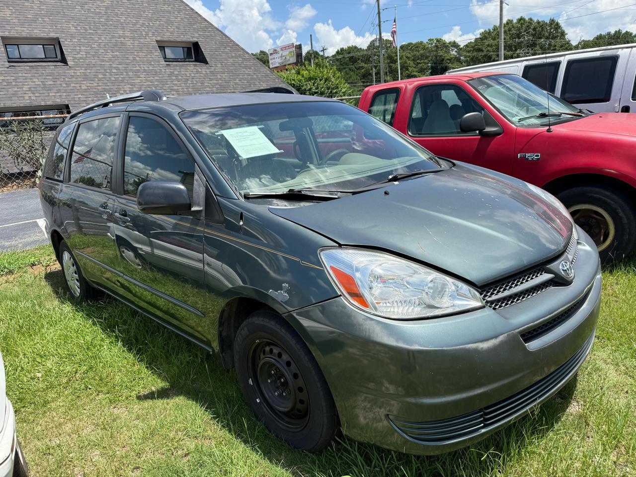 Toyota Sienna LE - 7 Passenger Seating 2005