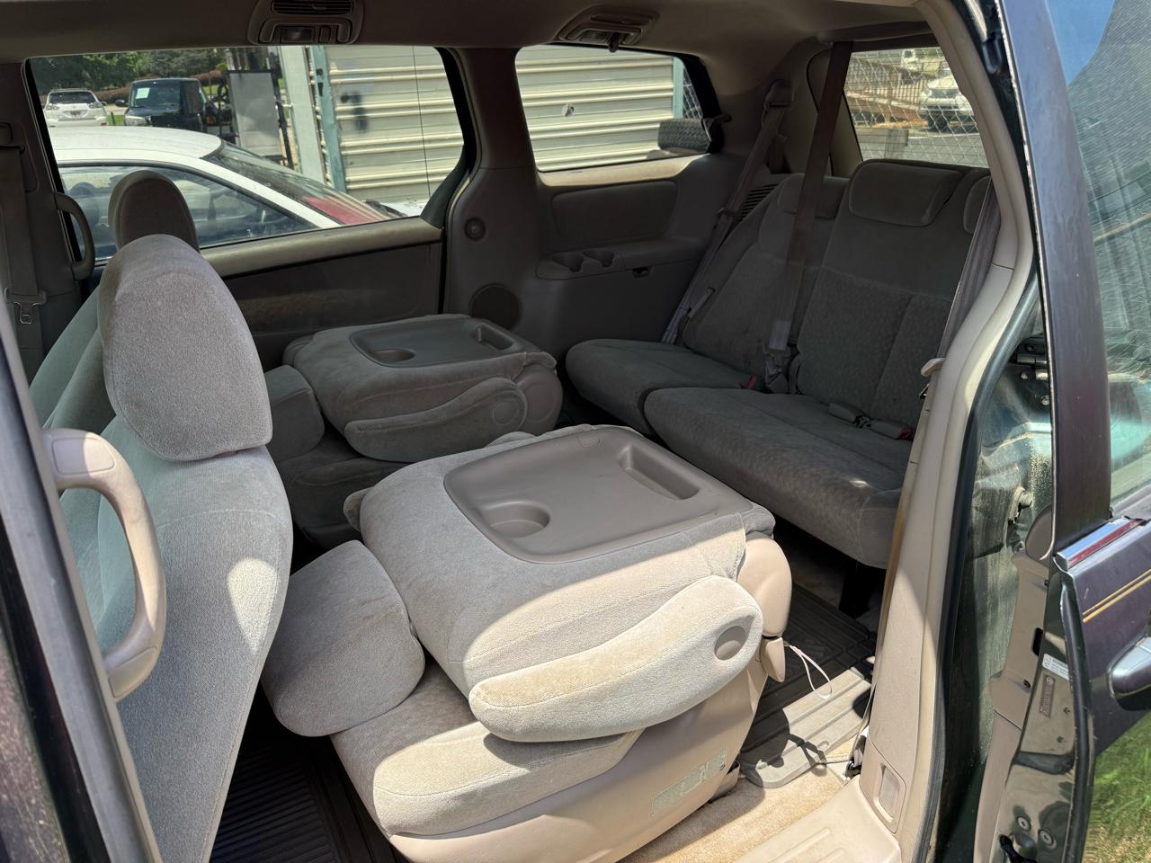 Toyota Sienna LE - 7 Passenger Seating 2005