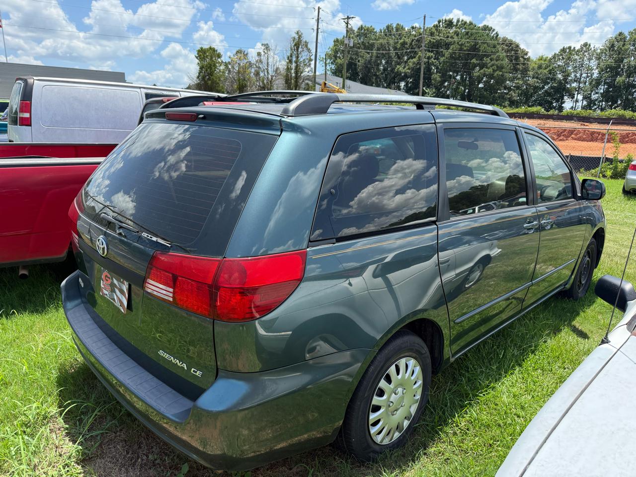 Toyota Sienna LE - 7 Passenger Seating 2005