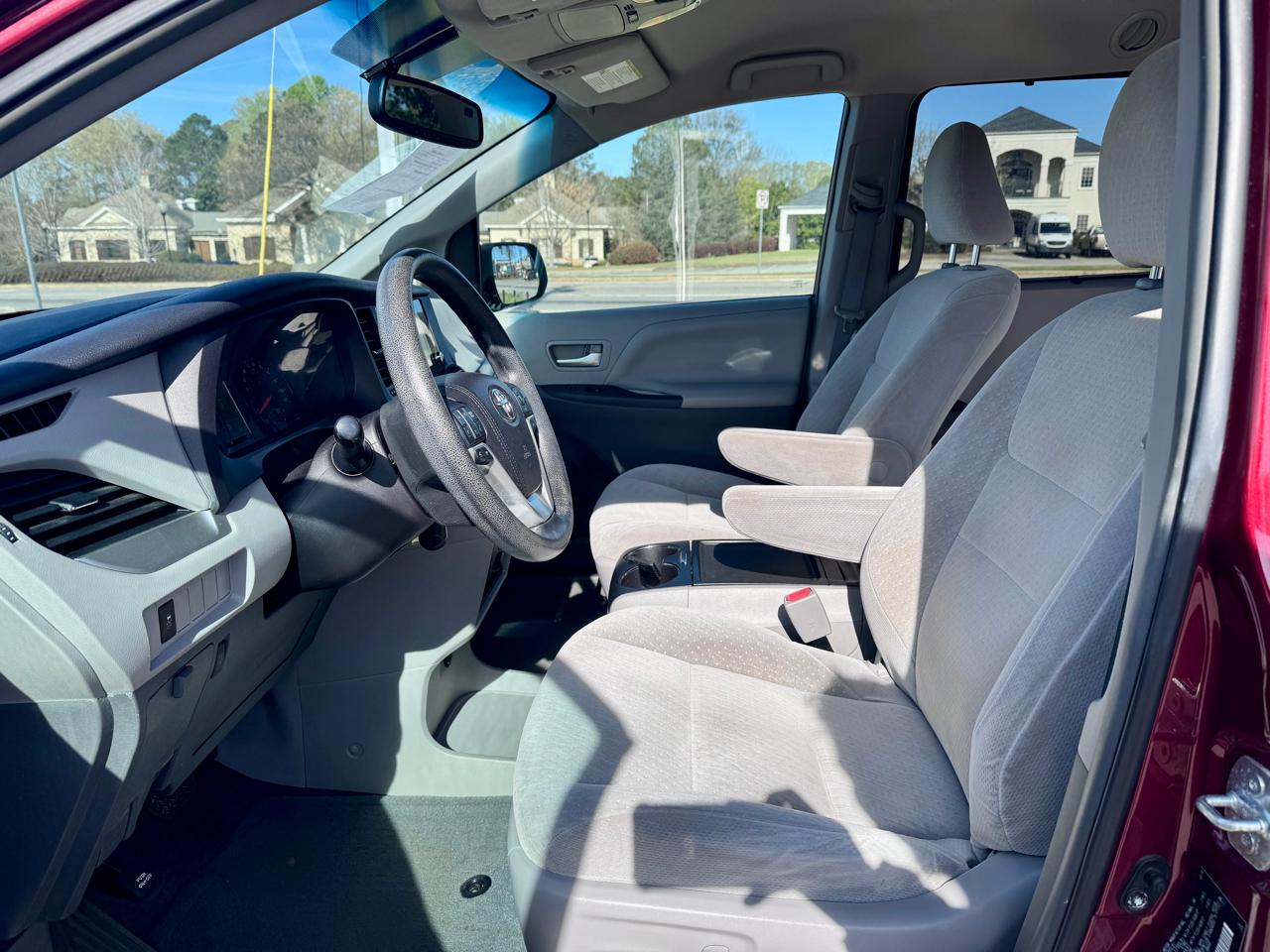 Toyota Sienna LE FWD 8-Passenger V6 2015