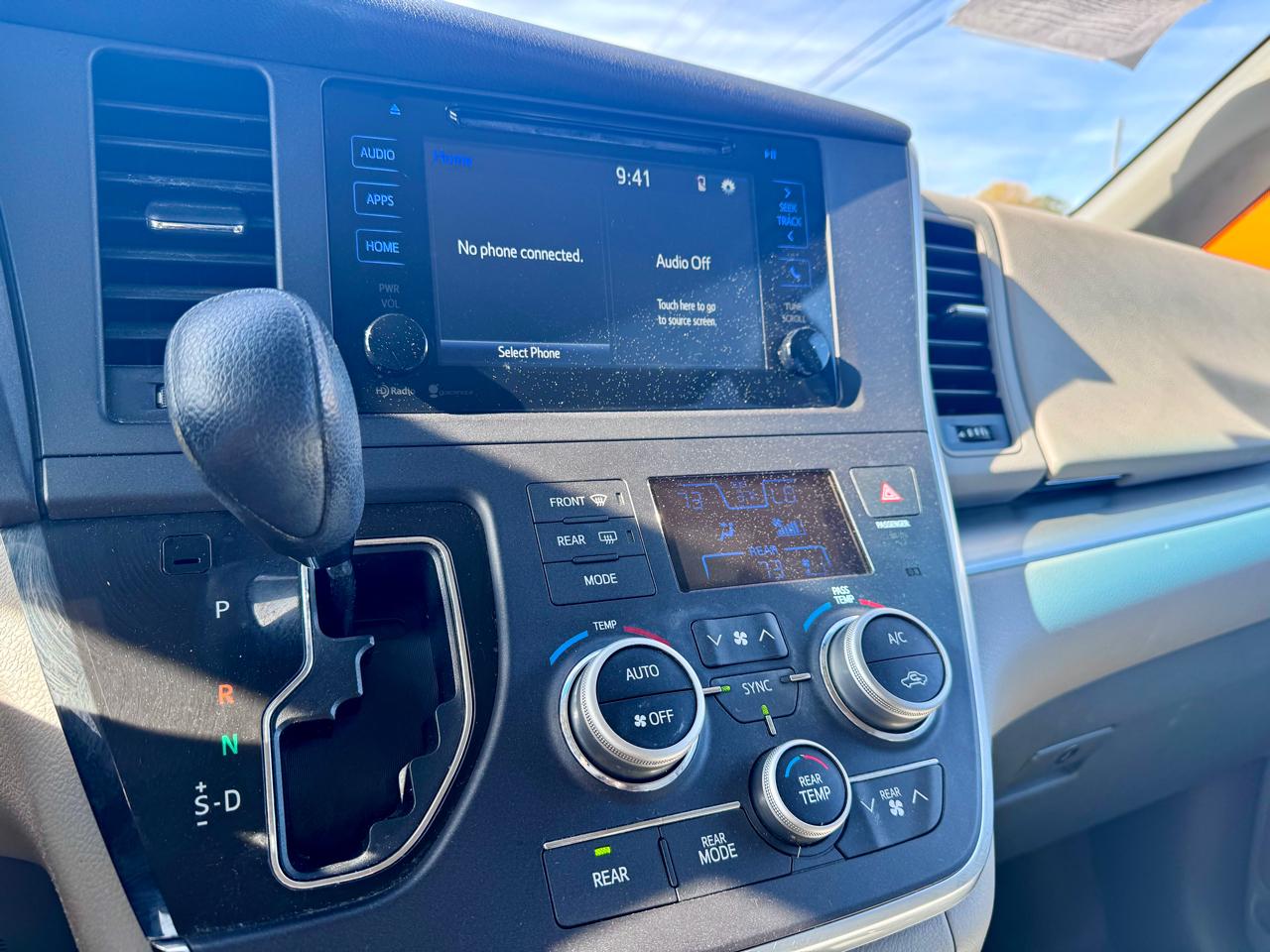 Toyota Sienna LE FWD 8-Passenger V6 2015