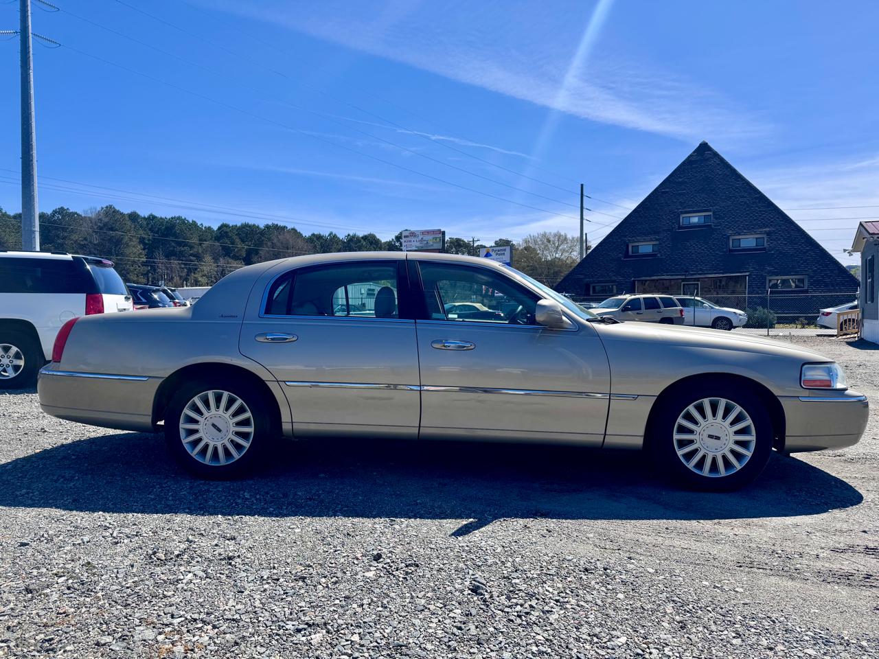 Lincoln Town Car Signature 2005