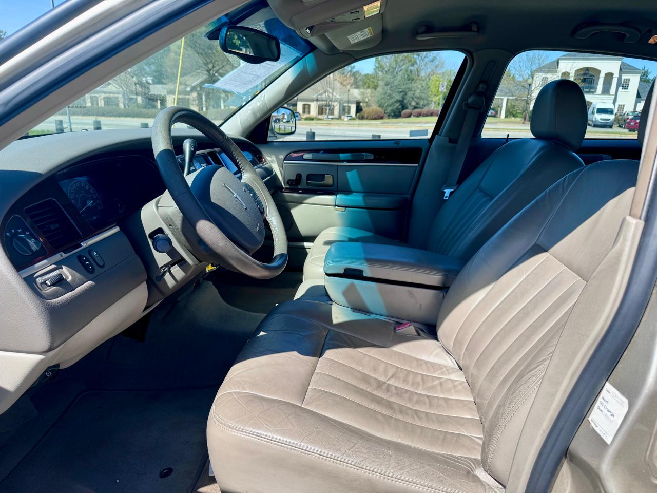 Lincoln Town Car Signature 2005