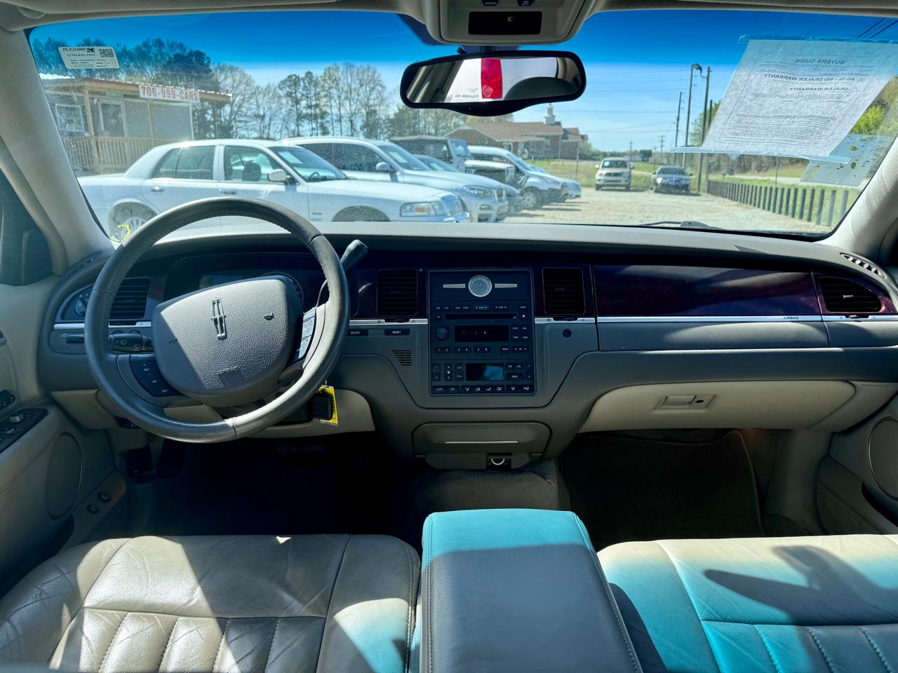 Lincoln Town Car Signature 2005