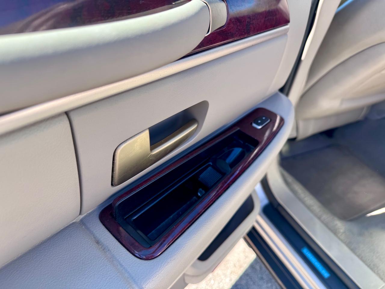 Lincoln Town Car Signature 2005