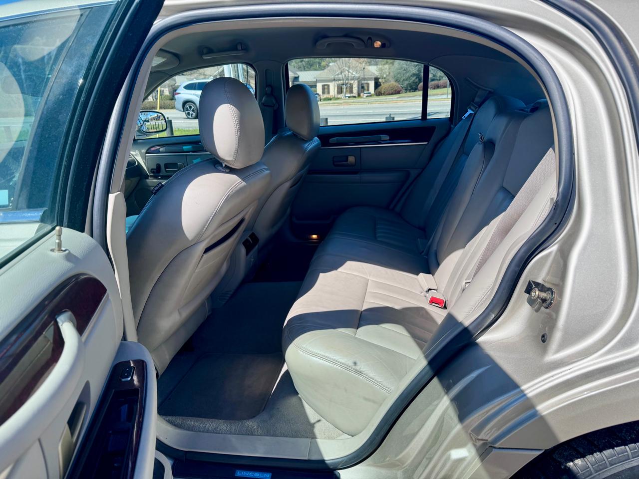 Lincoln Town Car Signature 2005