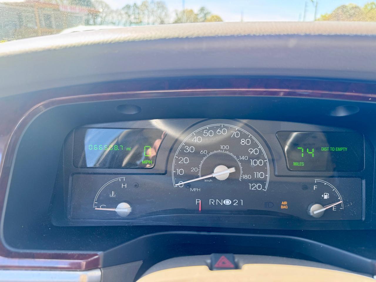 Lincoln Town Car Signature 2005