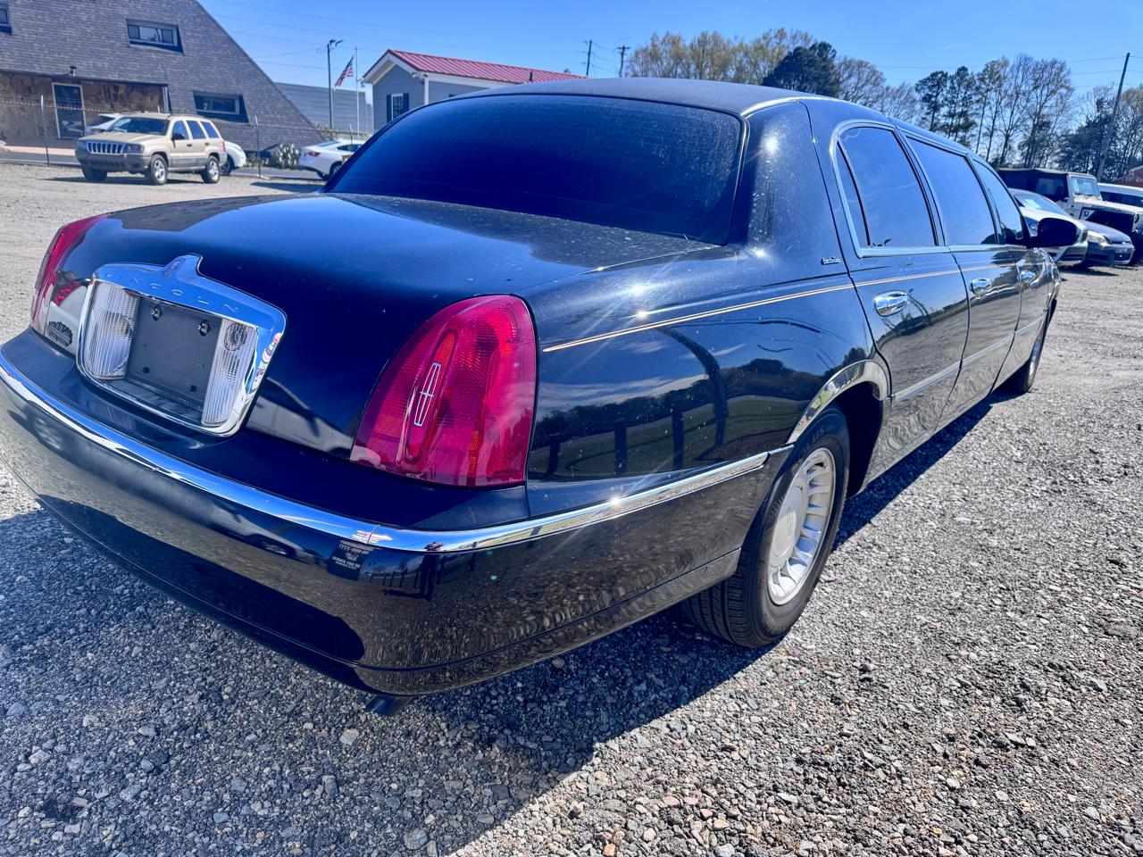 Lincoln Town Car Limousine 2000