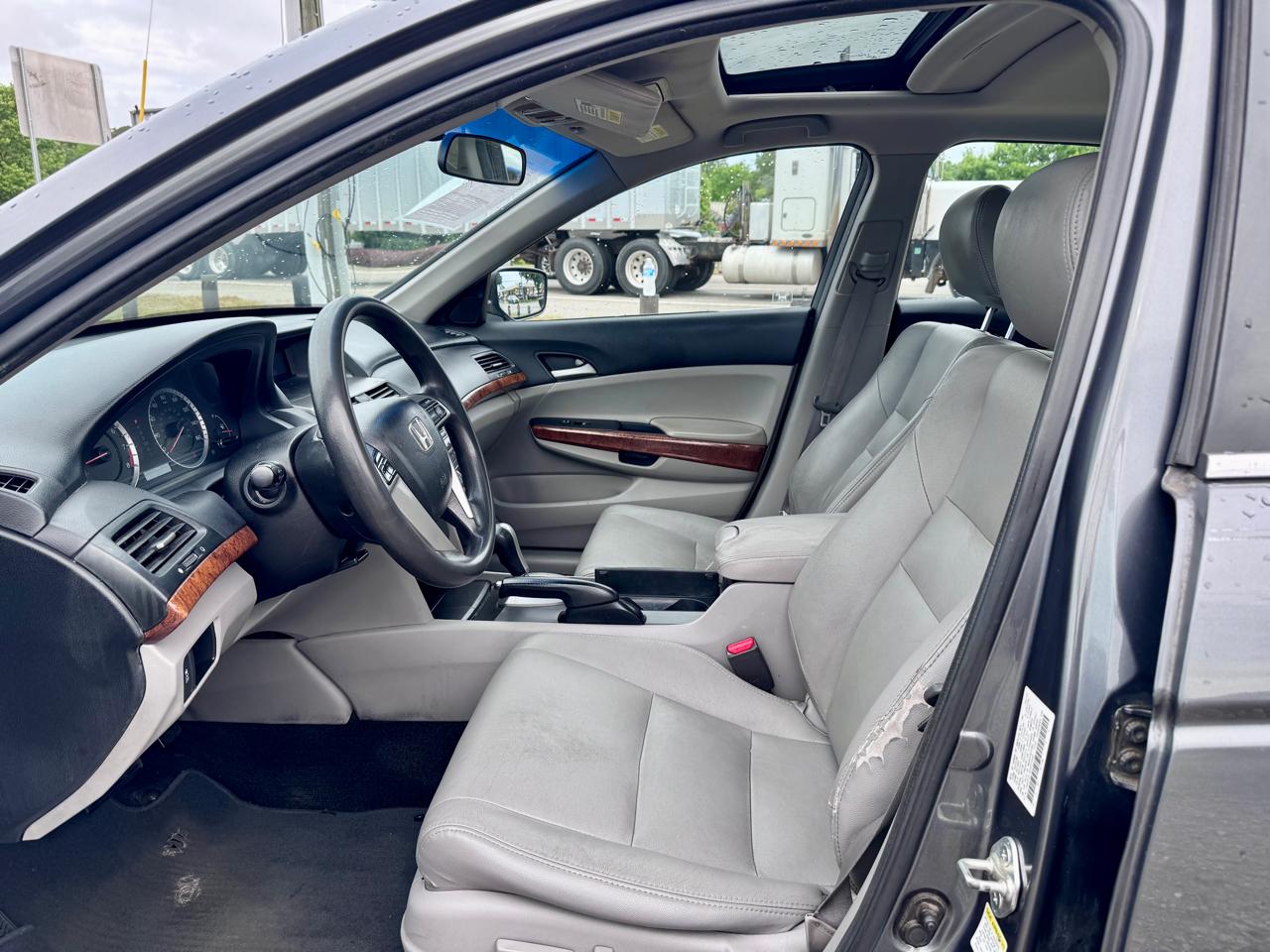 Honda Accord EX Sedan AT 2012