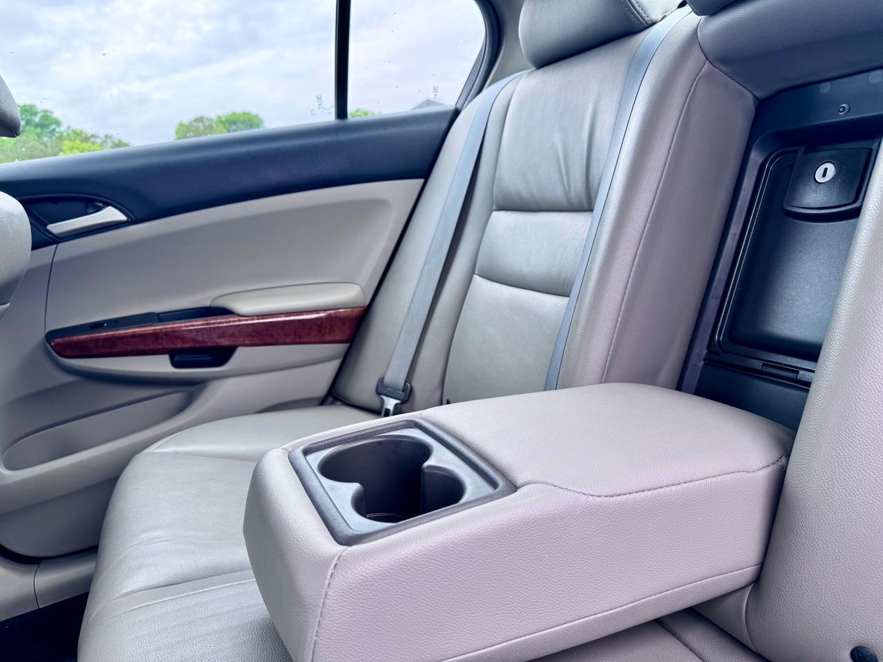 Honda Accord EX Sedan AT 2012