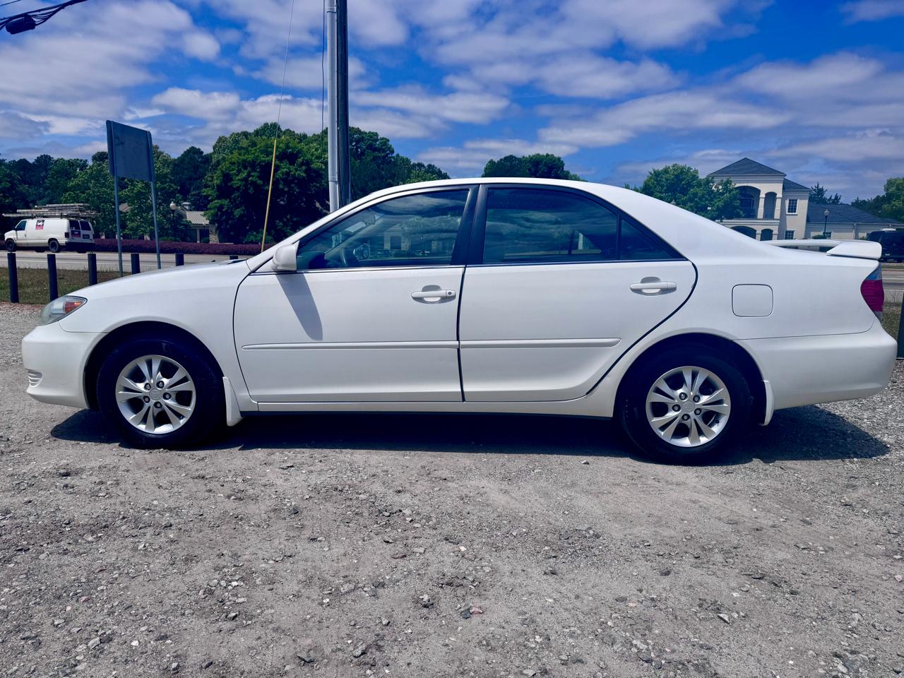 Toyota Camry LE V6 2005