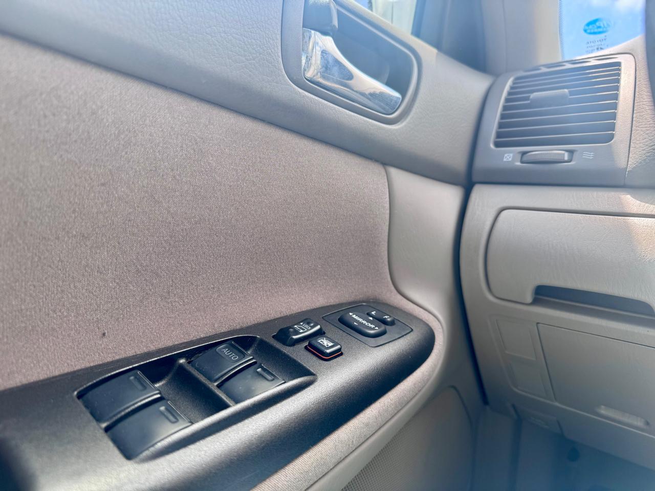 Toyota Camry LE V6 2005