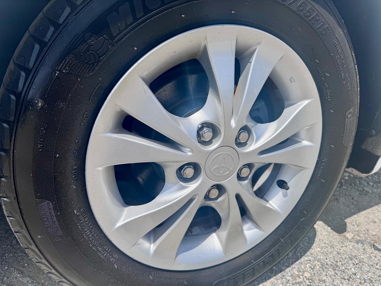 Toyota Camry LE V6 2005
