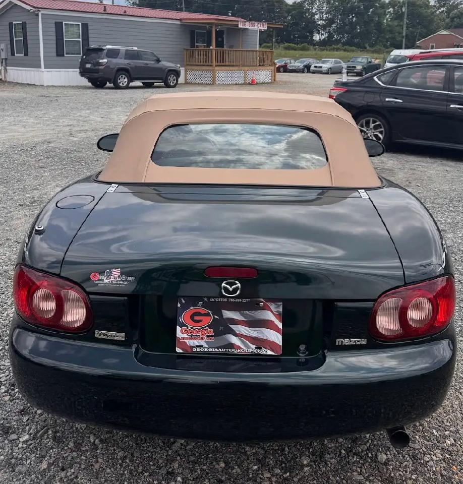 Mazda MX-5 Miata Base 2003