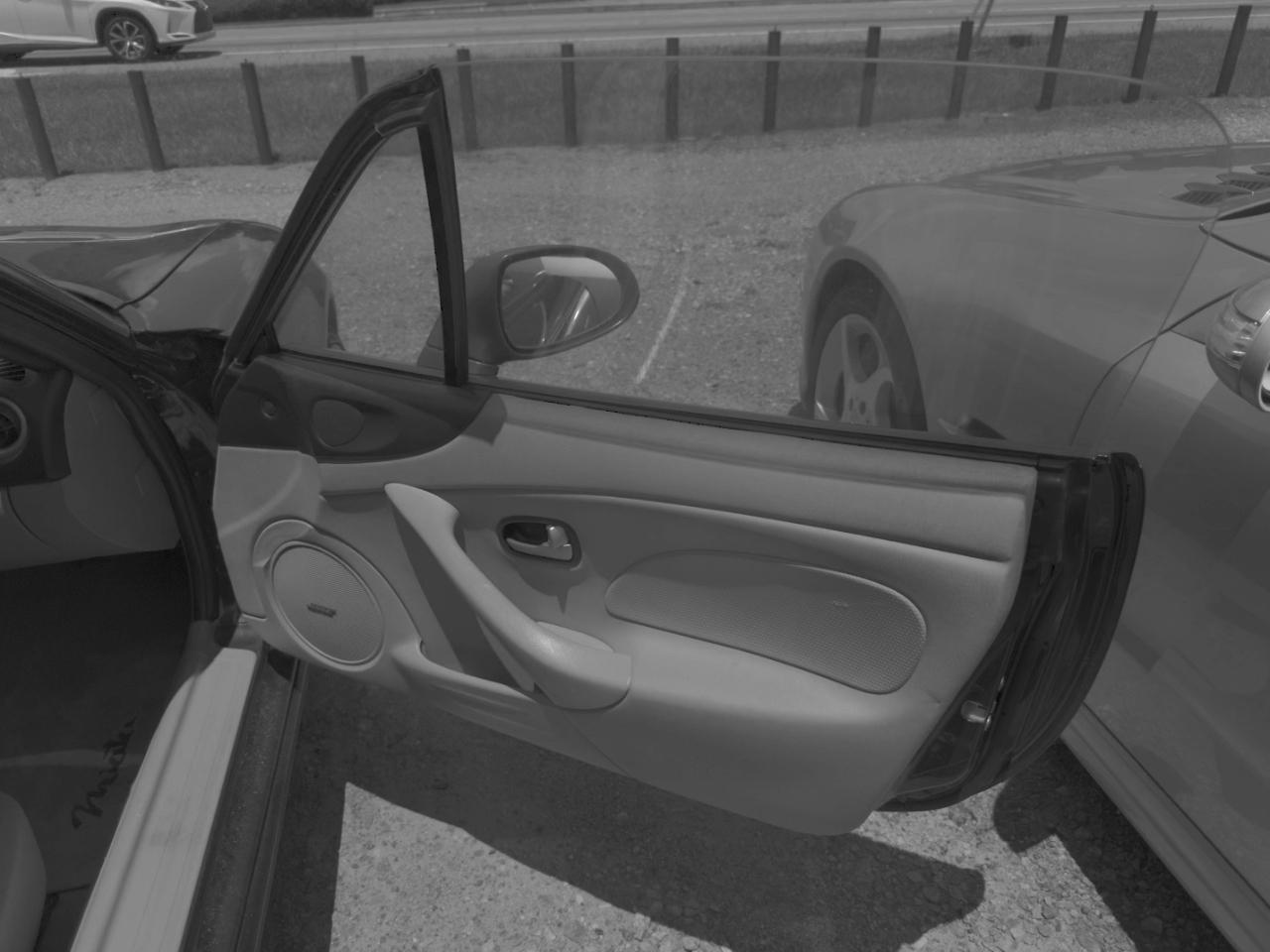 Mazda MX-5 Miata Base 2003