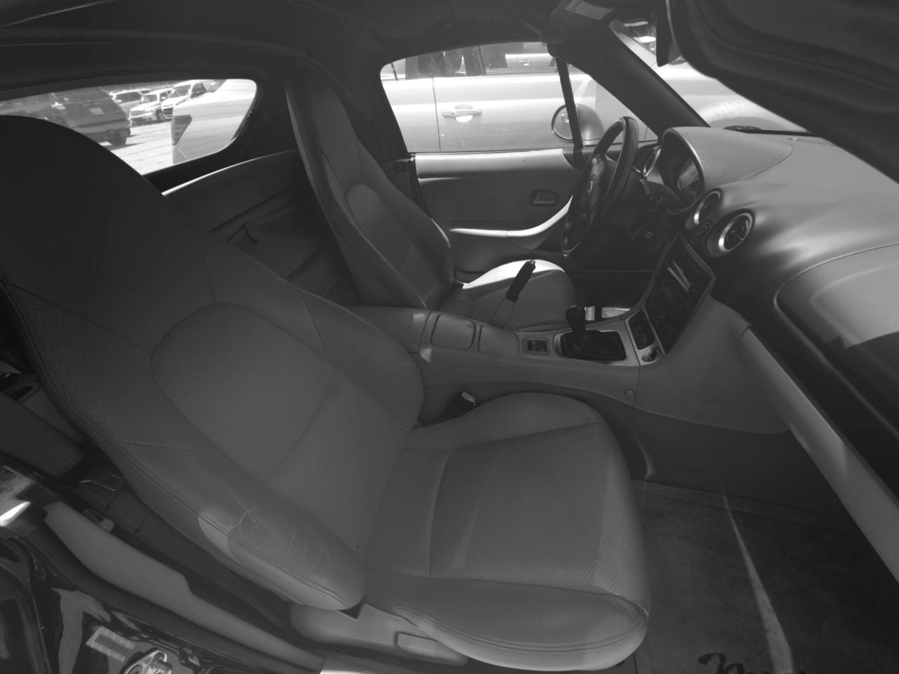 Mazda MX-5 Miata Base 2003