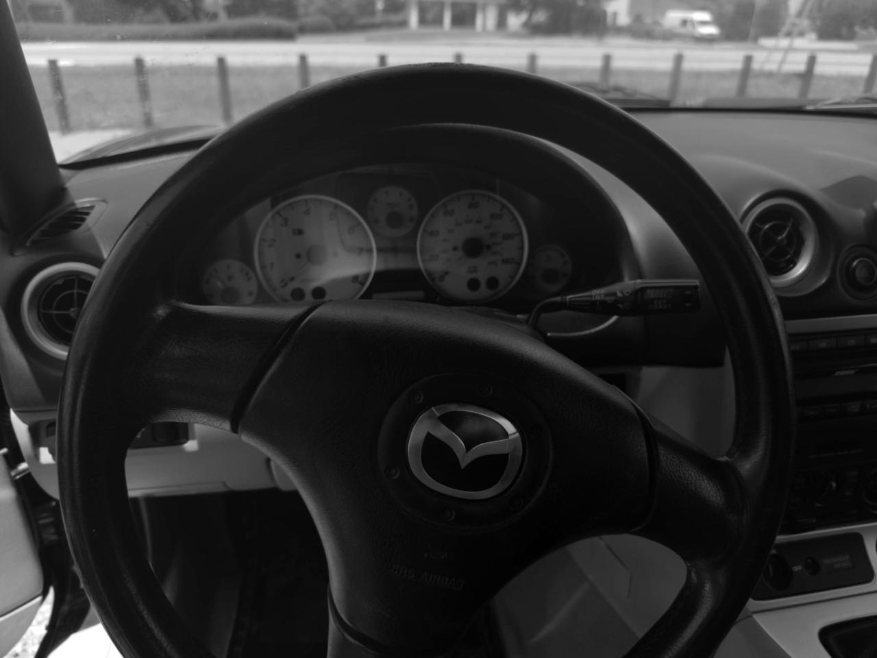 Mazda MX-5 Miata Base 2003