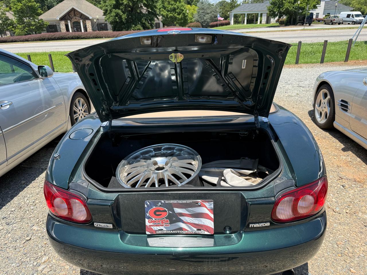 Mazda MX-5 Miata Base 2003