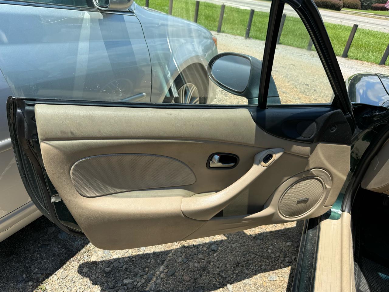 Mazda MX-5 Miata Base 2003