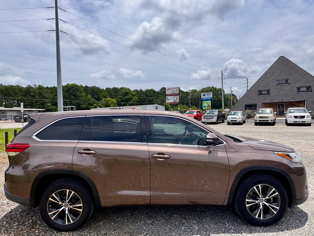 Toyota Highlander LE FWD I4 2017
