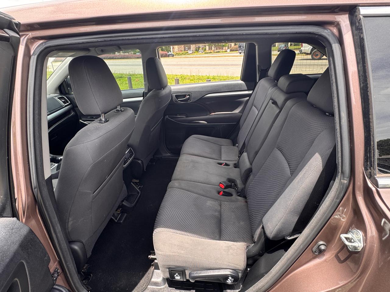 Toyota Highlander LE FWD I4 2017