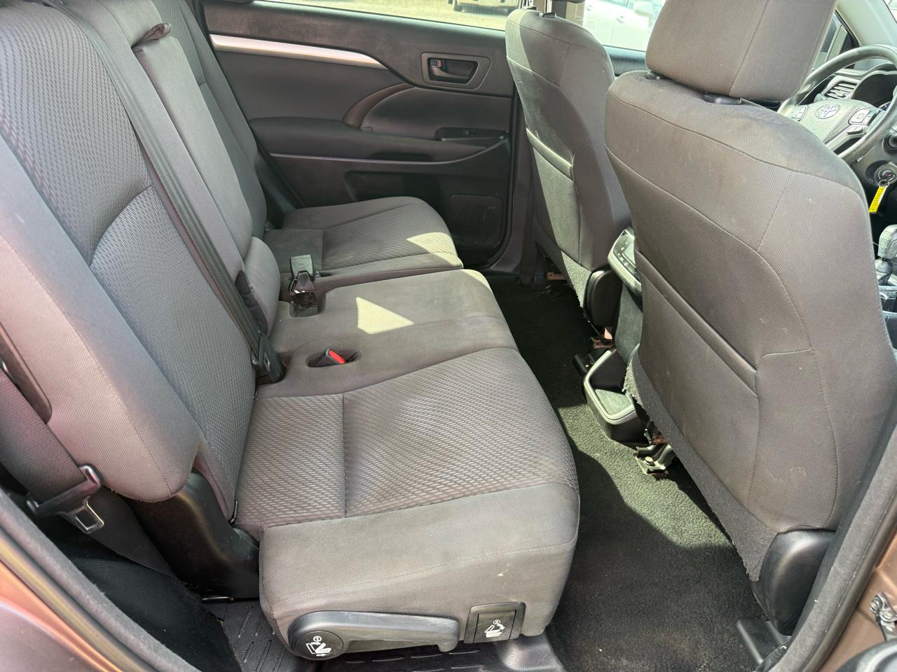 Toyota Highlander LE FWD I4 2017
